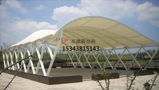 ?？谏虡I(yè)廣場雨棚搭建